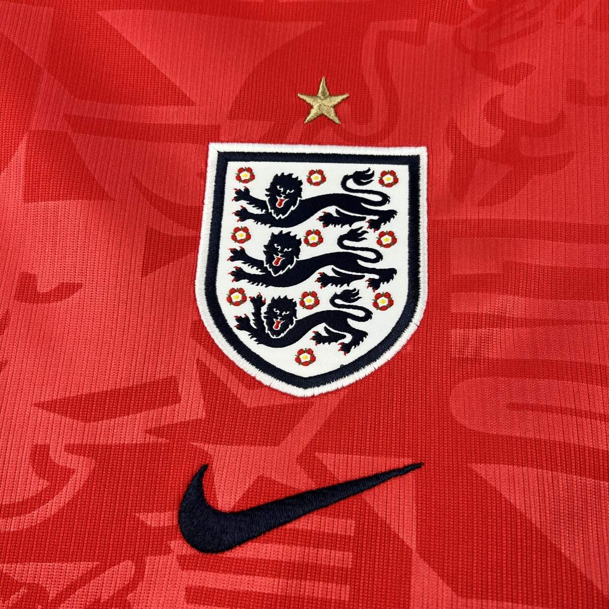 Angleterre - Extérieur Rouge 2026 - choppe ton maillot
